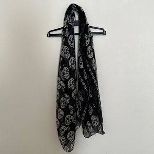 Skull scarf